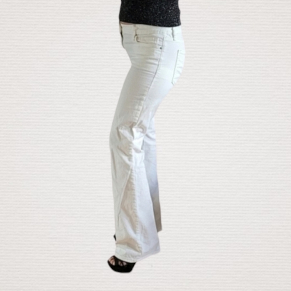 Gap womens Perfect Boot white jeans Mid Rise Size 29